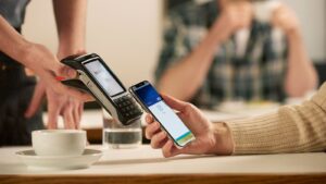 Como Usar o Apple Pay e Cuidados a Ter 2024 3 como usar o apple pay - compras físicas