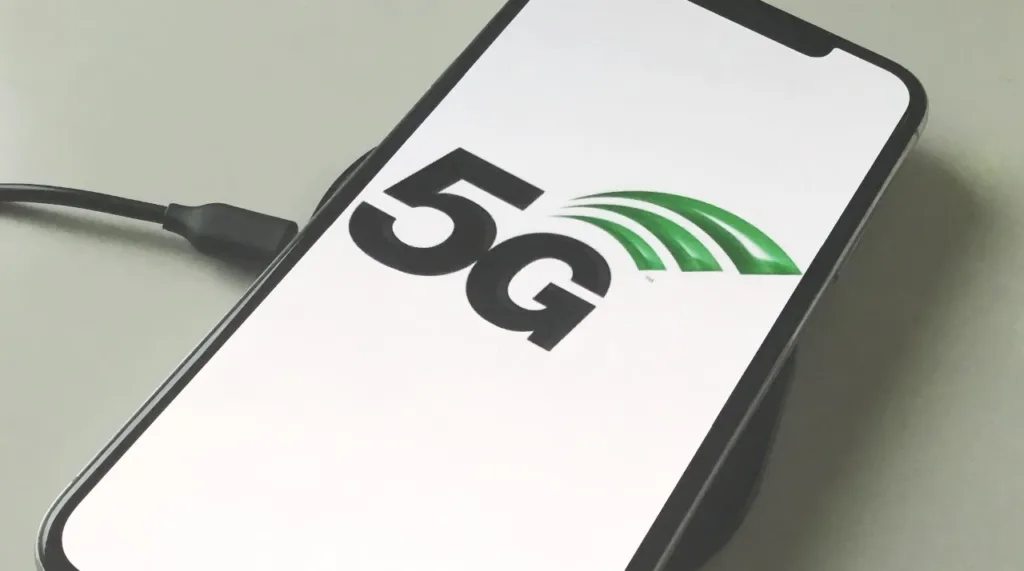 Vendas globais de smartphones 5G superam 2 bilhões lideradas pelo iPhone 12 da Apple 2 Smartphones 5G