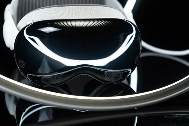 Utilizadores do Apple Vision Pro relatam queixas de tensão ocular