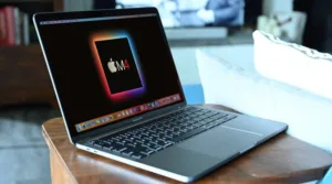 A palavra-chave que melhor se adapta à notícia é "Processador M4".
