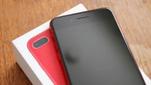 A palavra-chave mais relevante para esta notícia é "iPhone 16".