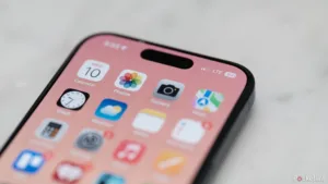 A palavra-chave que melhor se adapta à notícia é "iOS 18".