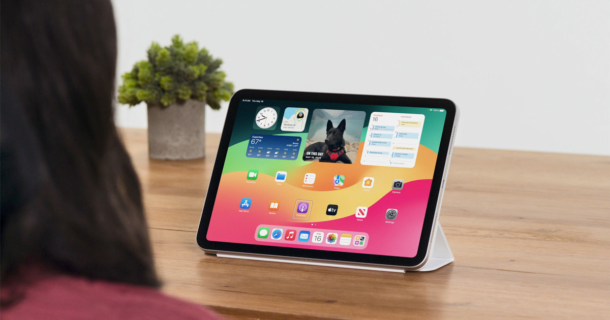 A palavra-chave que melhor se adapta à notícia é "Apple".