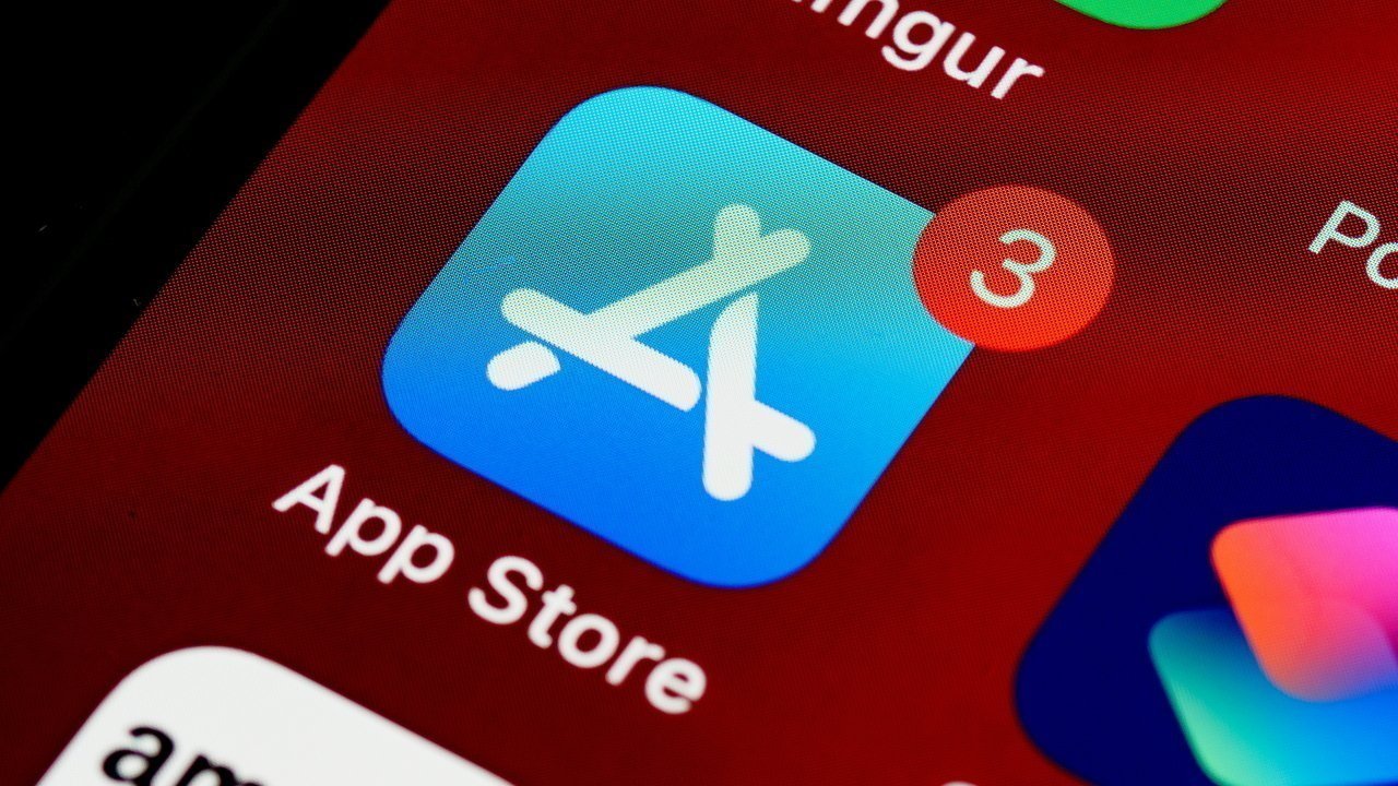 A palavra-chave que melhor se adapta à notícia é "taxas de App Store".