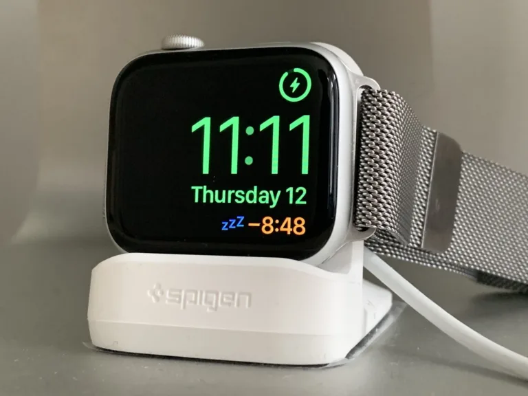 Cómo transformar el Apple Watch en un despertador de mesita de noche con el modo Nightstand