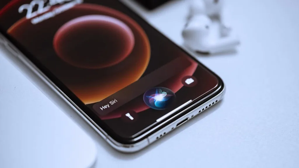 Apple Revela Novidades Inovadoras da Siri na Próxima Versão 2 A palavra-chave que melhor se adapta à notícia é "Inteligência Artificial".