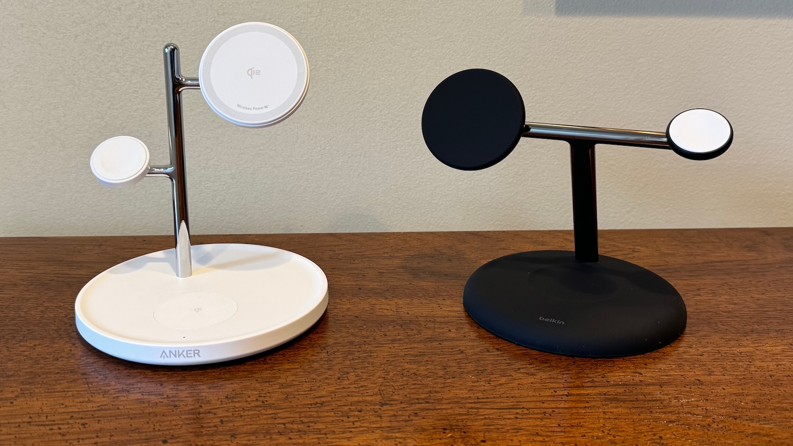 A palavra chave que melhor se adapta à notícia é "carregadores Qi2".