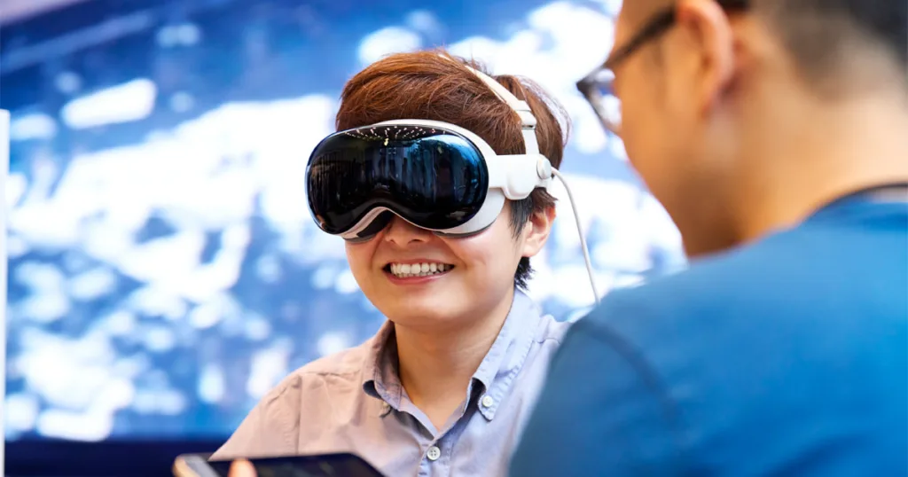 Apple Revela Novas Funcionalidades e Melhorias de Luxo em Produtos e Serviços 2 A palavra-chave que melhor se adapta à notícia é "Inovação Tecnológica".