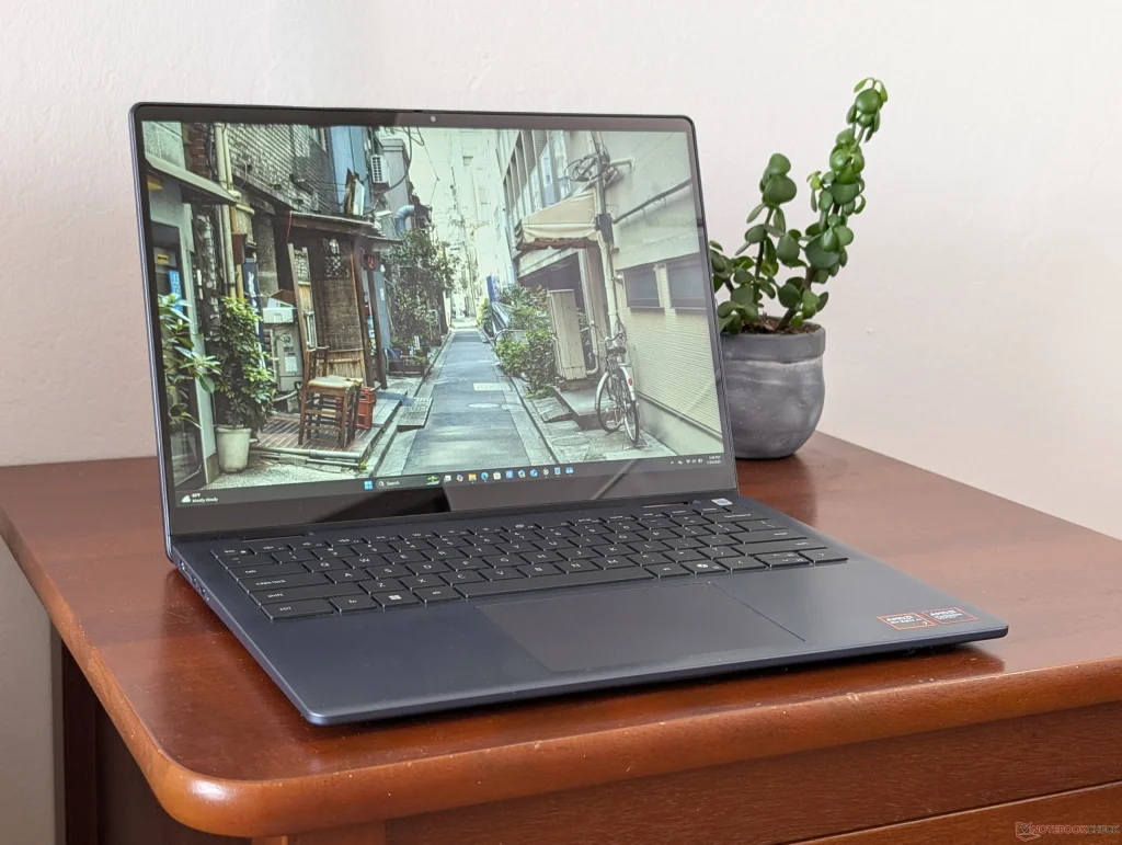 Dell 14 Plus 2-in-1: Versatilidade e Desempenho | iOutlet 2 Dell 14 Plus 2-in-1: Performance Superior com Processadores AMD