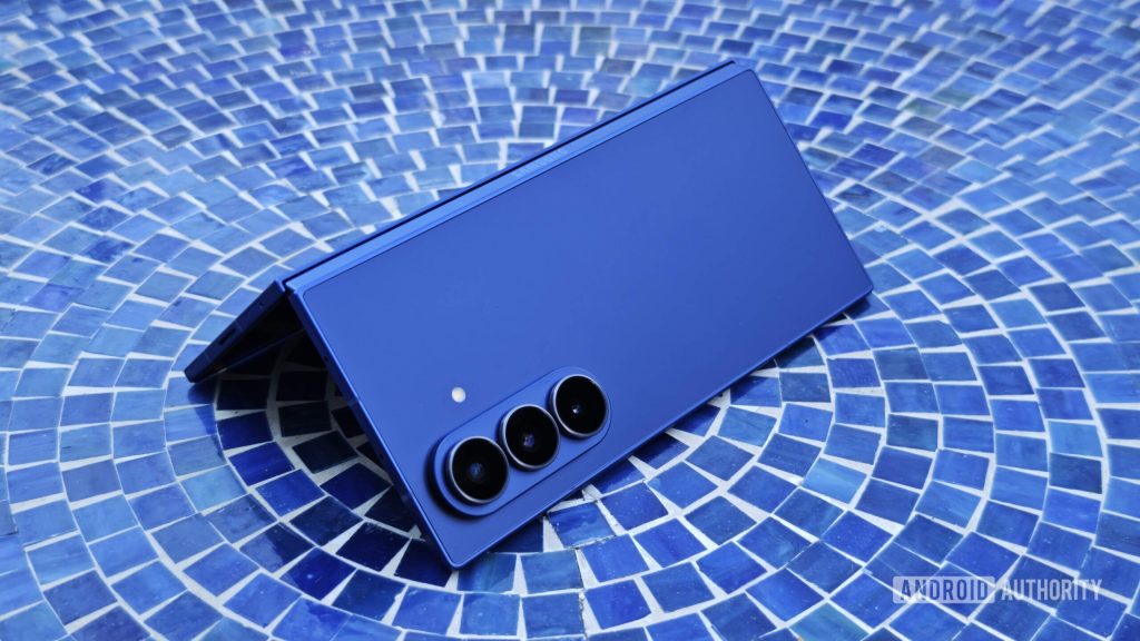 Durabilidade Samsung Galaxy Z Fold 7 | iOutlet 2 Durabilidade do Samsung Galaxy Z Fold 7 impressiona em teste