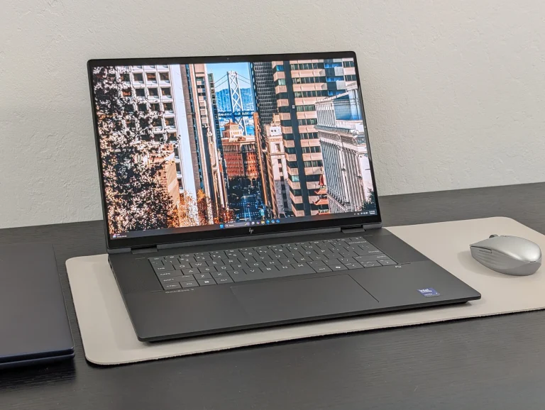 HP OmniBook X Flip 16: Rendimiento y Versatilidad | iOutlet