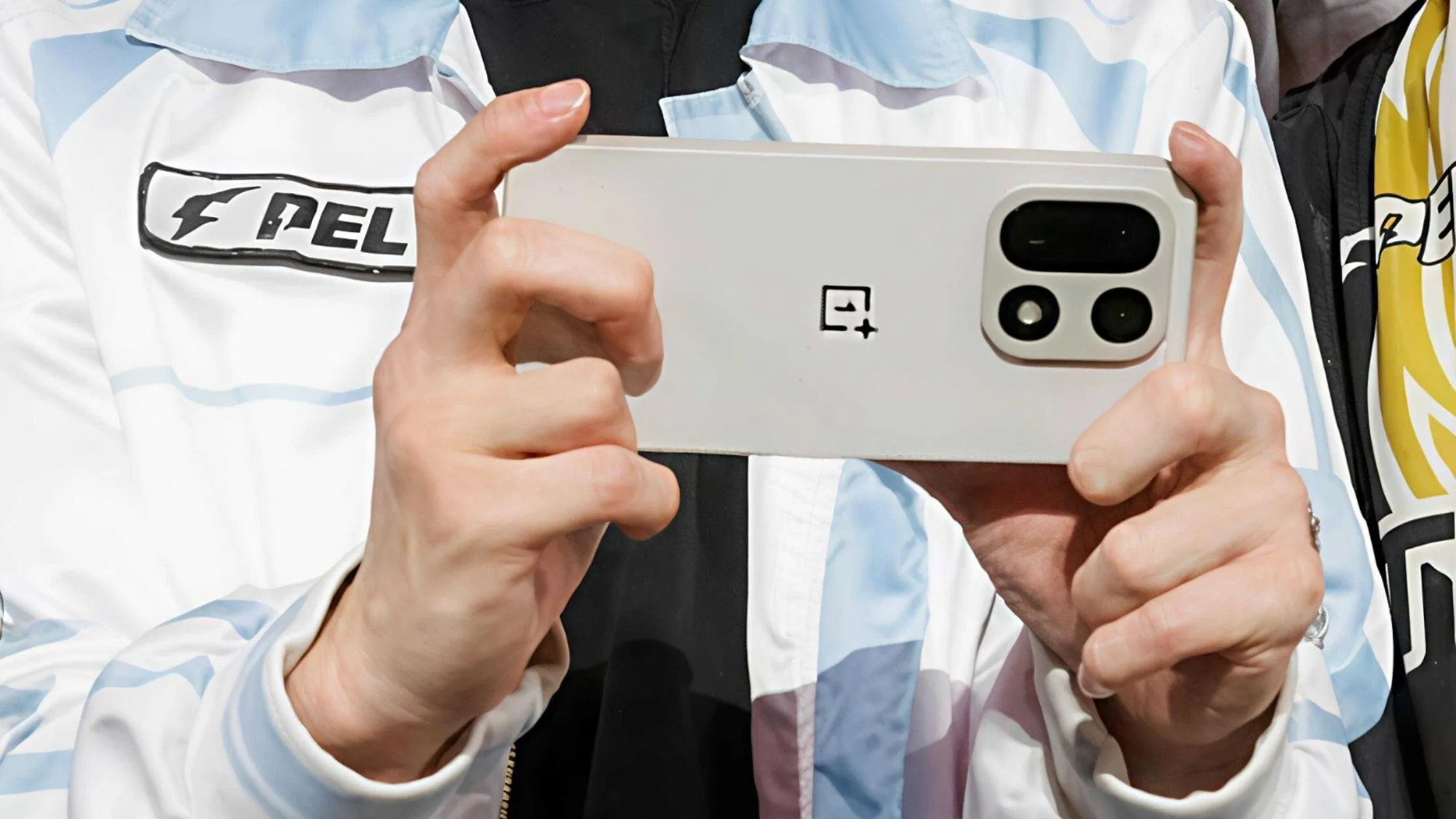 review OnePlus 15 desempenho | iOutlet 41 Review OnePlus 15: Desempenho em Jogos Impressiona